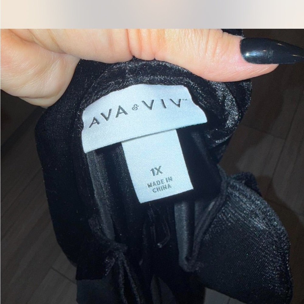 Ava & Viv Black Velvet Blazer - Picture 3 of 8